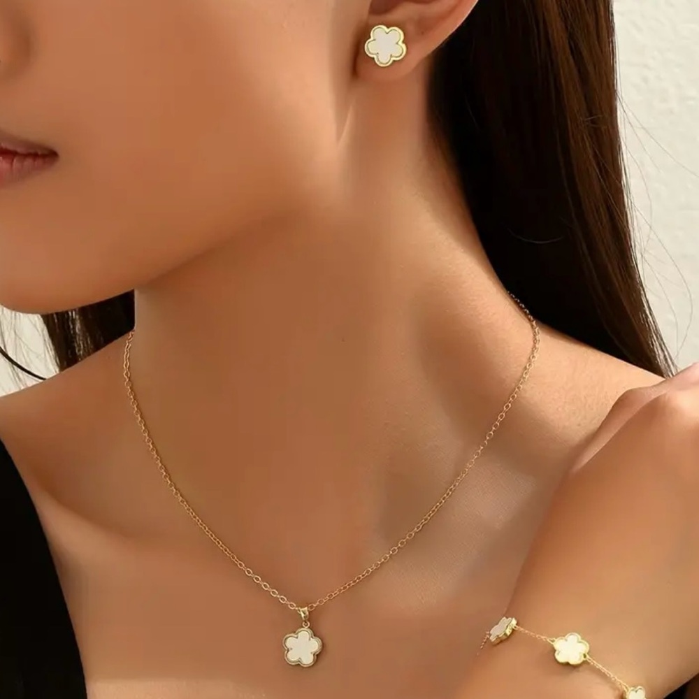 4pcs Earrings Necklace Plus Bracelet Coquette